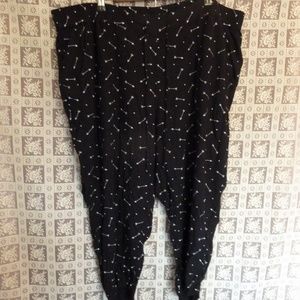 B/W Torrid Arrow Capris Women's 4X